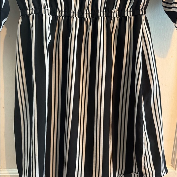 Elegant Striped Mini Dress in Black and White - Picture 7 of 8